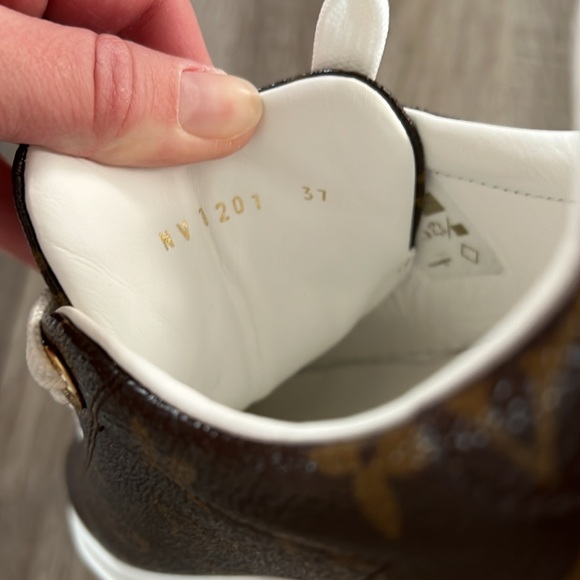 Authentic Louis Vuitton shoes. Worn only once!!! - Picture 5 of 7